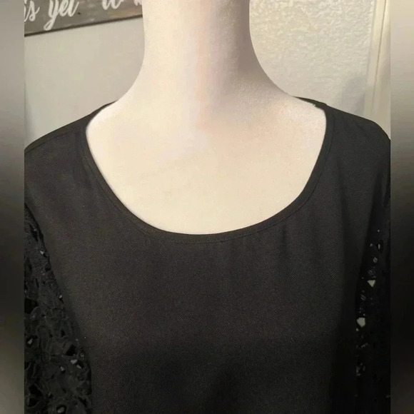 Emery Rose black long sleeve top with scalloped hem sleeves are an open weave - Picture 5 of 8